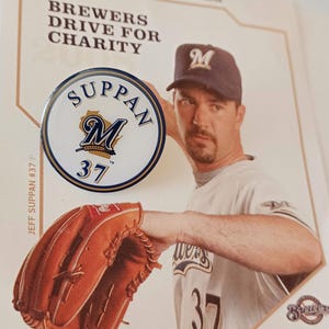 Vintage Milwaukee Brewers Suppan 37 MLB Baseball Collectible Lapel Hat Tie Pin Souvenir 2085