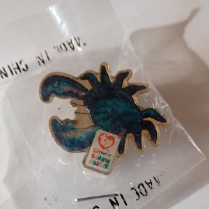 Vintage Claude The Crab TY Teenie Beanie Babies McDonalds Crew Lapel Hat Tie Pin Souvenir NIB 2064