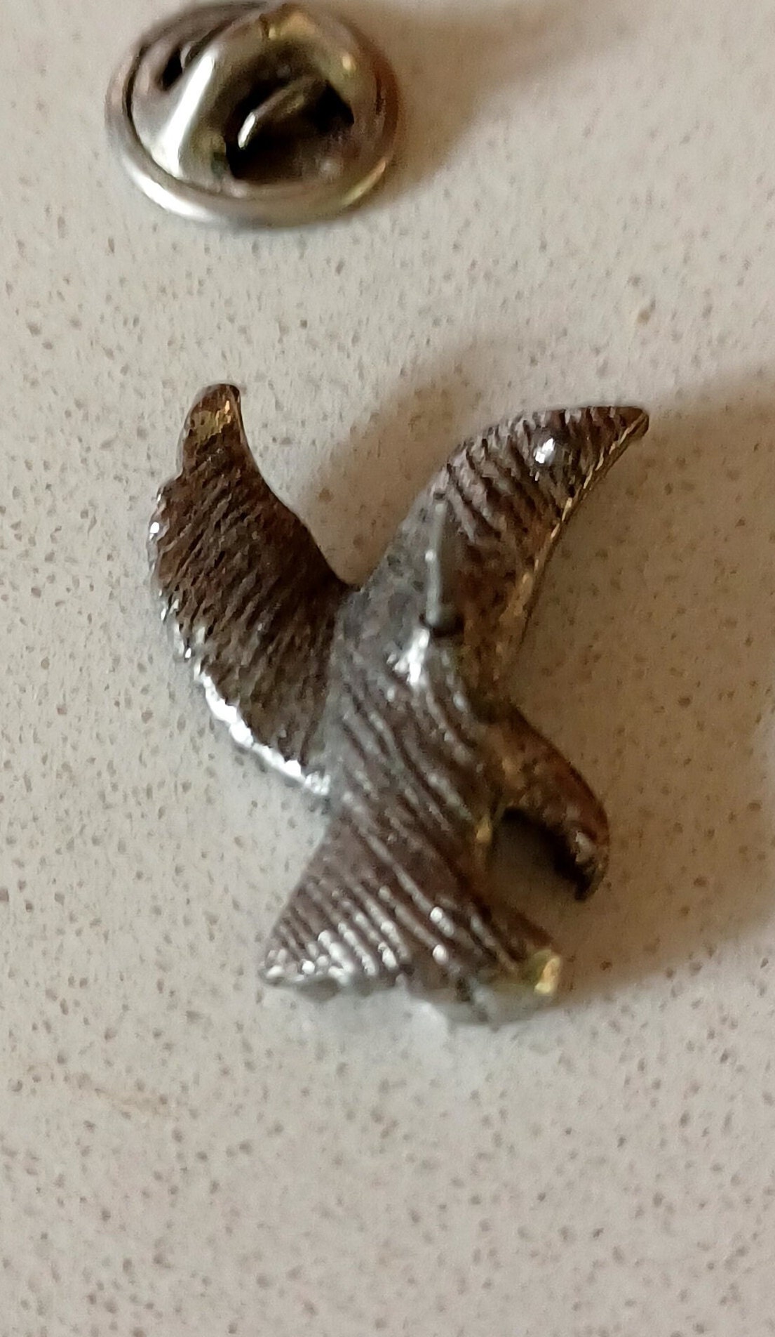 Épingle à Cravate Vintage Gravée D'un Aigle Ailé Doré - Accessoire Rhodié élégant Années 60/70