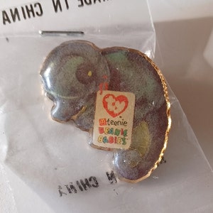 Vintage Iffy the Iguana TY Teenie Beanie Babies McDonalds Crew Lapel Hat Tie Pin Souvenir NIB 0354