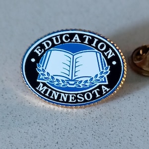 Education Minnesota MEA Minnesota Education Association Lapel Hat Tie Pin Souvenir 0512