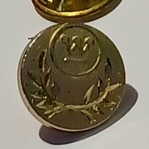 Westinghouse 10 Year Gold Tone Lapel Hat Tie Pin Souvenir 0847