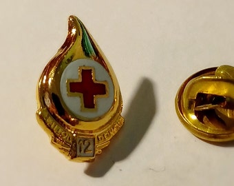 Details about   RED CROSS BLOOD BANK DONATION PINS SET OF 2 1 AND 2  GALLON PINS 