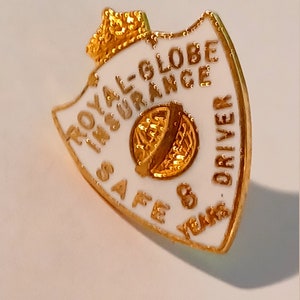 Royal Globe Insurance Safe Driver 8 Years Lapel/Hat Pin Souvenir 0053