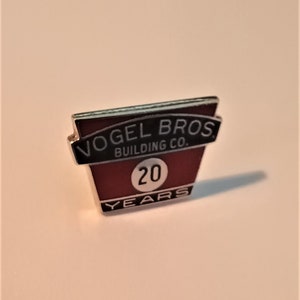 Vogel Bros Building Co 20 Year Service Lapel/Hat Pin Souvenir 0352