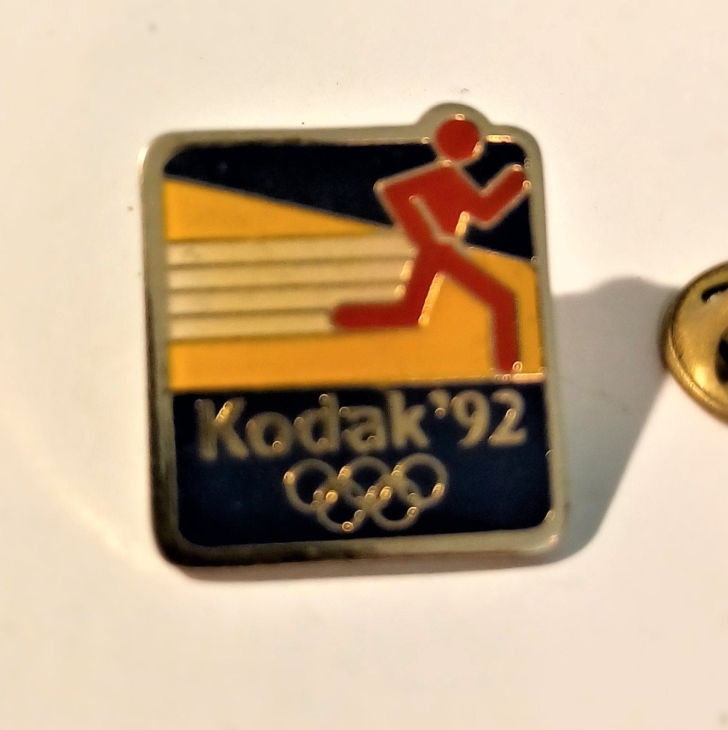 Feuillet KODAK Couleurs Du Monde 1993 – Édition Collection Avec Pin's Et Montre