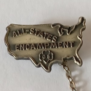 RARE Girl Scouts All-States Encampment 1954 US States Shaped Chain 54 Lapel Hat Tie Pin Souvenir 1283