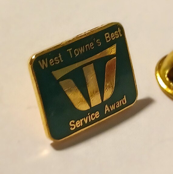 West Towne's Best Service Award Lapel Hat Tie Pin Souvenir 1525