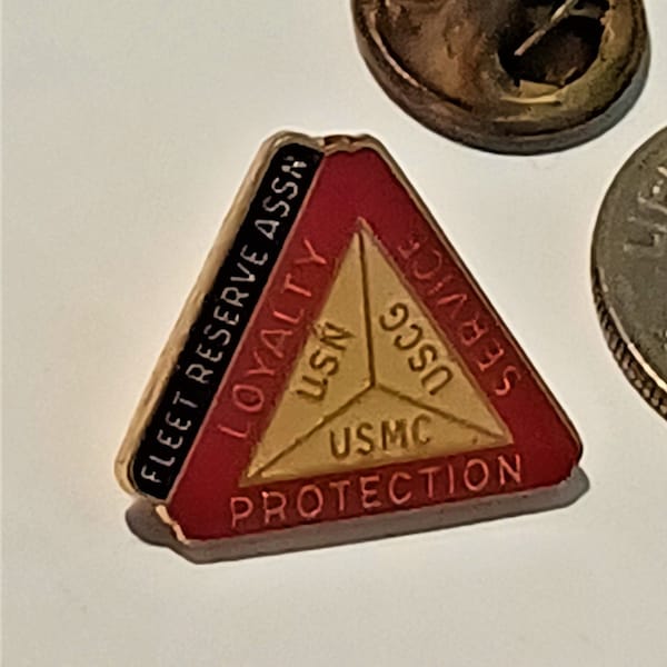 Fleet Reserve Assn USN USMC USCG Loyalty Service Protection Gold Tone Lapel Hat Tie Pin Souvenir 1862