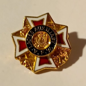 Ladies Auxiliary VFW Red Gold Cross Lapel/Hat Pin Souvenir 0964