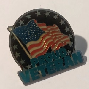 Proud Veteran Waving US Flag Stars Lapel Hat Tie Pin Souvenir 1762
