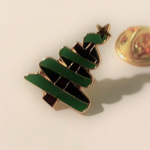 Ribbon Christmas Tree Around Burgundy Cross Gold Star Lapel Hat Tie Pin Souvenir 0125