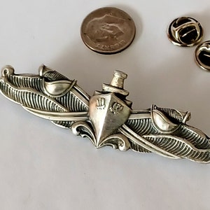 Vintage US Navy Surface Warfare Enlisted Ship Crossed Swords Scabbards 1/20th Silver Filled Military Lapel Hat Tie Pin Souvenir 0923