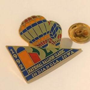 National Balloon Classic 1992 Indianola, Iowa Lapel Hat Tie Pin Souvenir 1508