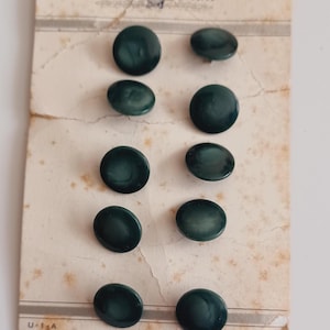 Boutons ultra kraft verts nacrés à petite tige cardés vintage