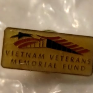Vietnam Veterans Memorial Fund Lapel/Hat Pin Souvenir NIB 1420
