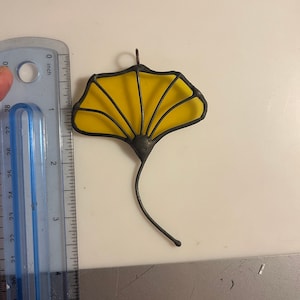Yellow Stained glass Ginkgo leaf, Ginkgo leaf suncatcher, Leaf stained glass, gift idea, plant lover gift, glass leaf