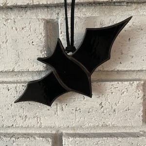 Bat Stained Glass,  Suncatcher, Halloween Decor, glass bat, Halloween decoration, fall decor, spooky, stained glass bat
