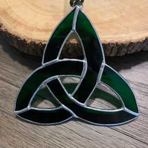 Celtic Trinity Knot Stained Glass, suncatcher, Celtic Triquertra, gift idea for Heritage, Irish decor, home decor, gift idea, handmade