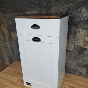 Trash Can Cabinet With Drawer, Recycling Bin, Laundry Or Dog Food Storage, Modern Farmhouse Waste Cabinet, Tall White Shaker Kitchen Cabinet afbeelding 2