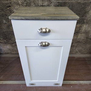 Trash Can Cabinet With Drawer, Recycling Bin, Laundry Or Dog Food Storage, Modern Farmhouse Waste Cabinet, Tall White Shaker Kitchen Cabinet afbeelding 4