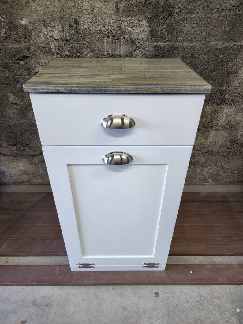 Trash Can Cabinet With Drawer, Recycling Bin, Laundry Or Dog Food Storage, Modern Farmhouse Waste Cabinet, Tall White Shaker Kitchen Cabinet afbeelding 4
