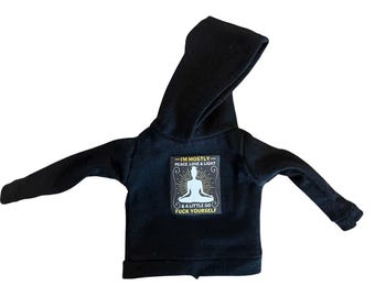 Felpa con cappuccio delle dimensioni della bambola Barbie Sono principalmente pace, amore e luce e un po' VAI A FARTI FOTTERE