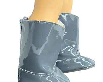 Stivali grigi fino al ginocchio in finta pelle verniciata da 18 pollici per bambole, adatti alle bambole American Girl, Our Generation, My Life As, Maplelea e bambole di dimensioni simili.