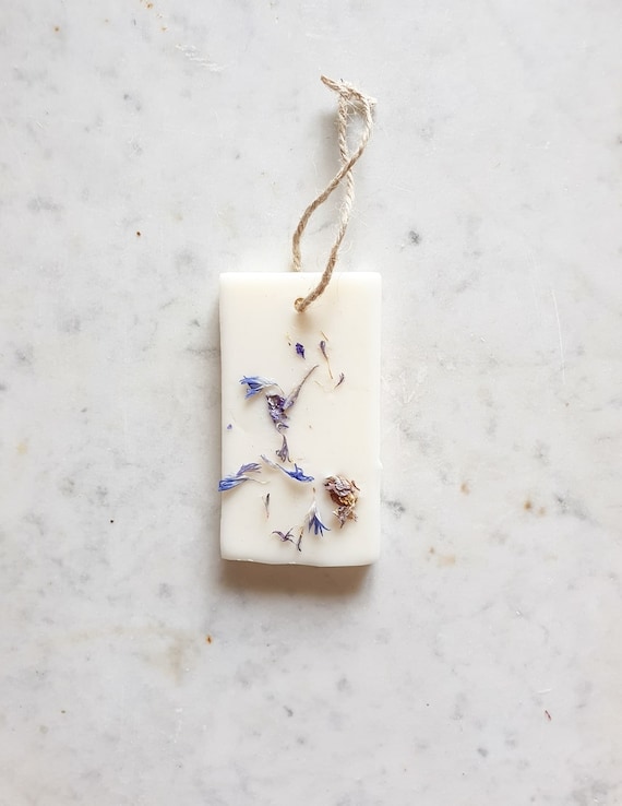 Linge frais tablette de cire parfumée et fleurs séchées
