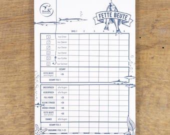 Pode incluir: Uma folha de pontuação de jogo branca com ilustrações azuis de peixes e dados. O texto "FETTE BEUTE" é exibido acima de uma grade para pontuação. A folha inclui espaços para o jogo e os totais.