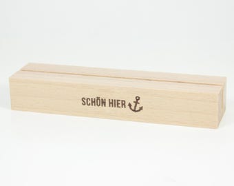 Precioso tarjetero de madera de haya sostenible – soporte de madera para tarjetas – decoración náutica – portafotos – regalo con ancla