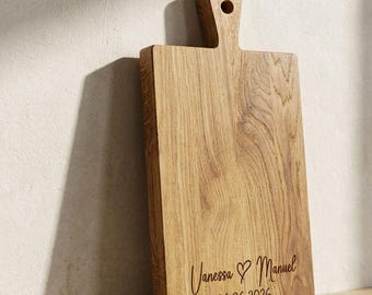 Personalisiertes Schneidebrett aus Eichenholz, Gravur mit Namen & Datum, 40x20x2 cm, Hochzeitsgeschenk für Brautpaar