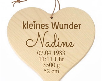 Geburtsschild mit Name graviert Geburtstafel aus Holz in Herzform personalisiert Kleines Wunder