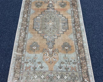 4 x 7-9 Vintage Turkish rug