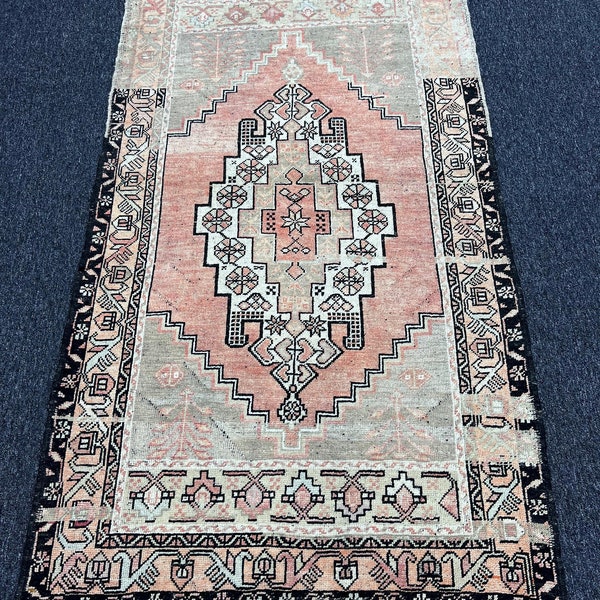 4 x 7 Bordered Vintage rug