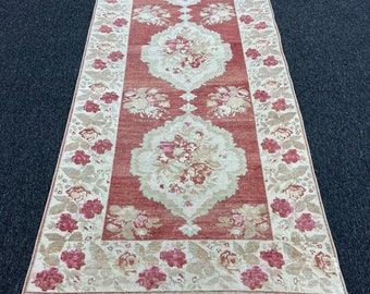 4 x 10-5 Red and Pink Vintage Floral Runner