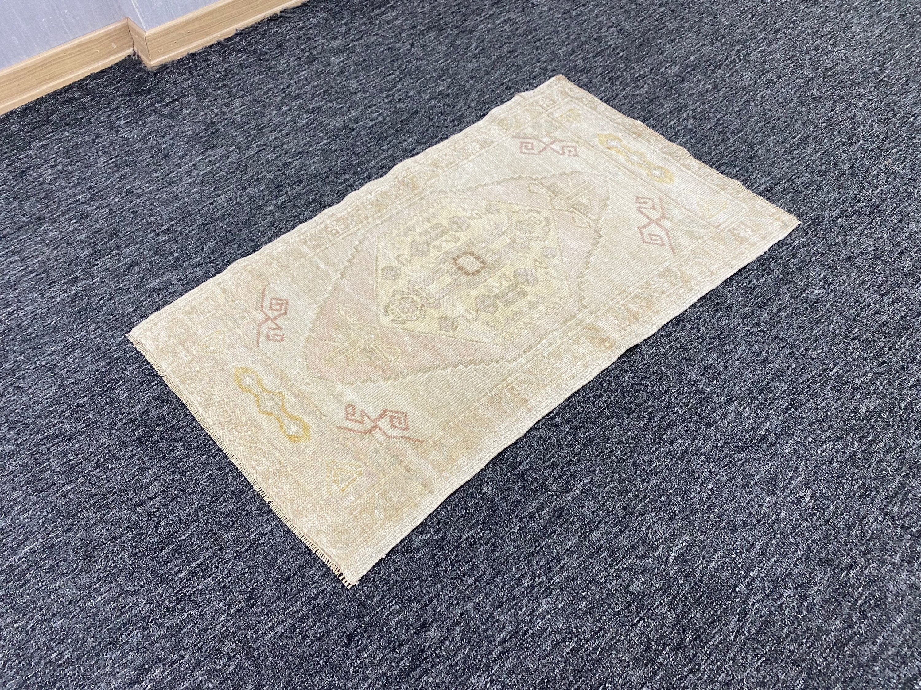 Small accent rug bedroom rug bathroom rug doormat rug Turkish handknotted Vintage Oushak Rug. x 3\u20193\u201d 1\u20199\u201d Feet Small accent rug bedroom rug bathroom rug doormat rug Turkish handknotted Vintage Oushak Rug. x 3\u20193\u201d 1\u20199\u201d Feet