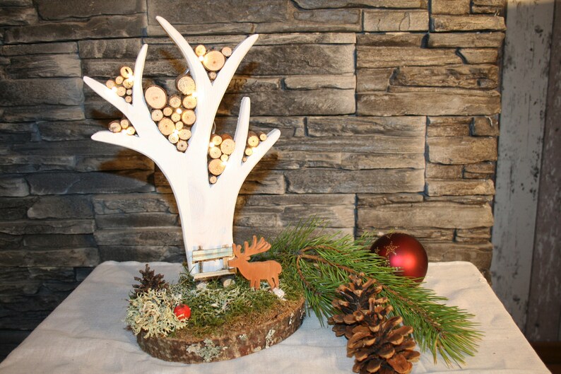 Tree with wooden slices wooden decoration illuminates LED lighting natural decoration Christmas decoration LED battery christmas decoration