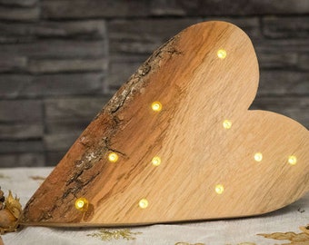 Dekoherz aus Eichenholz mit LED-Beleuchtung Beleuchtung Eichenholz Eiche Holzdeko rustikal beleuchtet Herz Holz LED Deko Holzherz