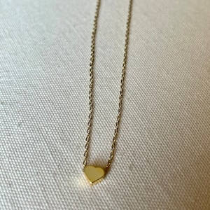 tiny gold heart necklace / dainty gold necklace / tiny heart / 18k gold