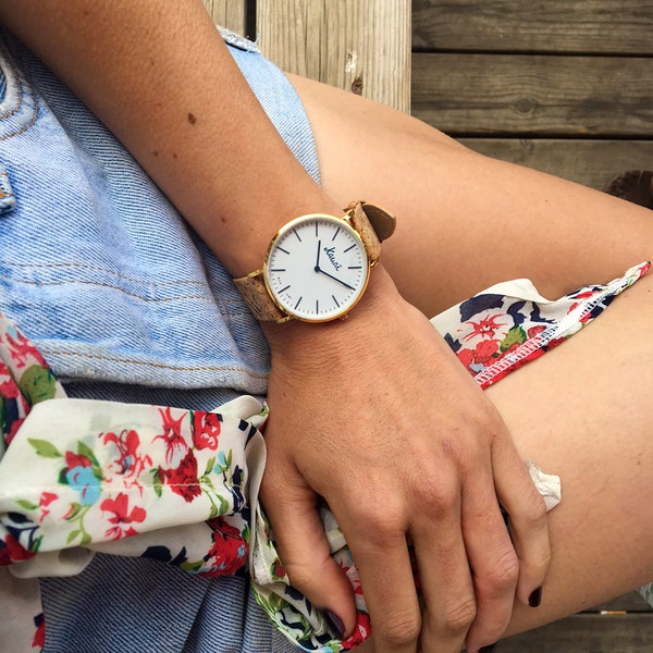 Cadran blanc et montre plaquée or | Montres femme minimalistes | Montre-bracelet végétalienne | Bracelet en liège recyclé | 38mm