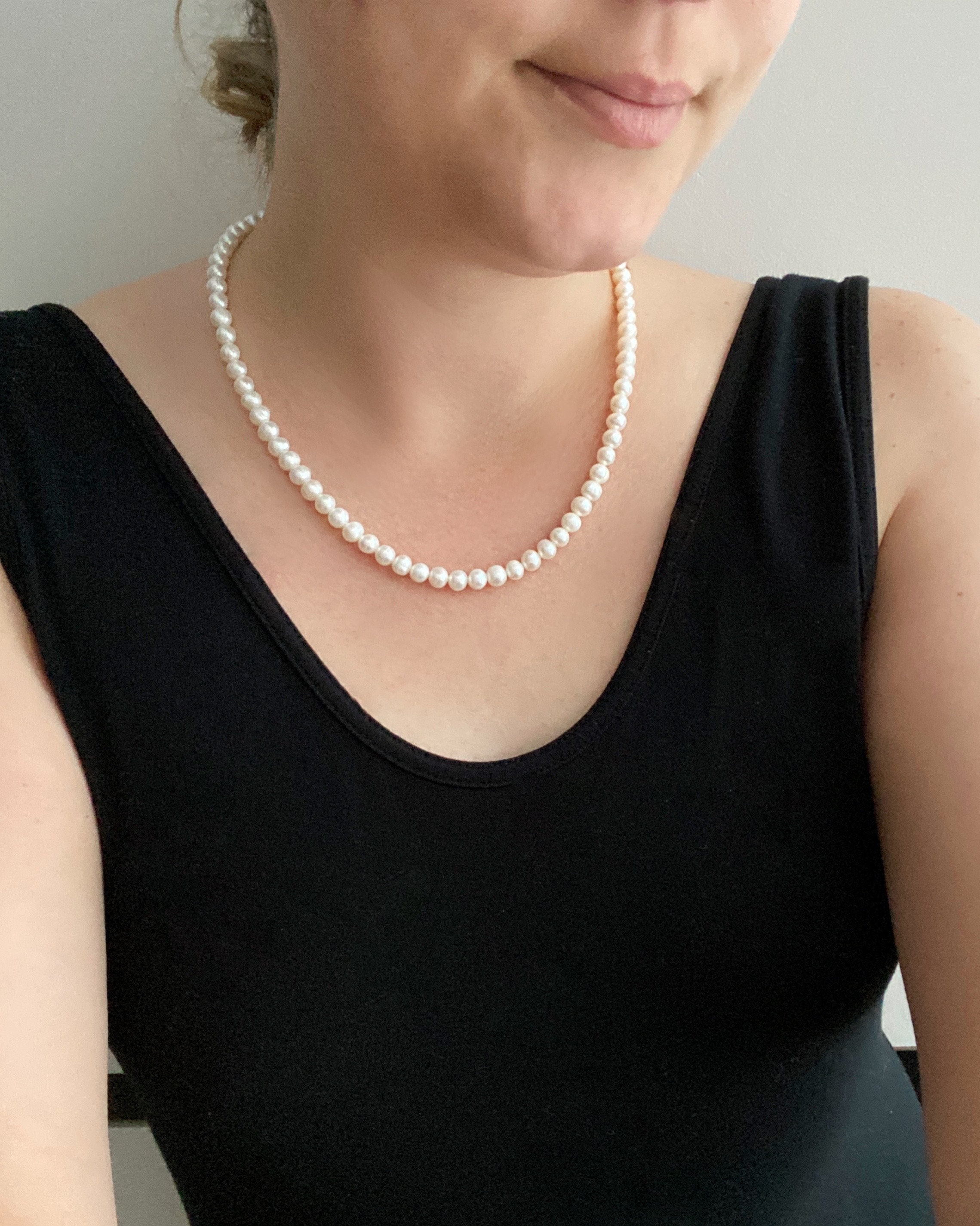 Carrie Bradshaw Pearl Beaded Necklace 