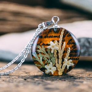 Kette zum Wenden •Liebesbrief• Briefkette in Braun mit echten Blüten und Edelstahlkette