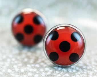 Kleine Marienkäfer Ladybug Ohrstecker für Kinder in Rot und Schwarz mit Punkten und Edelstahl zum Valentinstag Kindertag Schulanfang