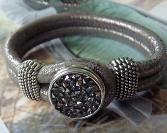 Edles Armband *METALLIC* grau glänzend mit Druckknopf