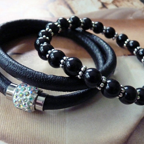 Joli ensemble bracelet *PERLES + BRACELET CUIR* noir