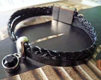 Hübsches Armband *LEDER* mit Anhänger Farbe schwarz-silber