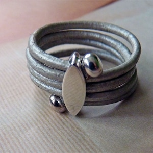 Pretty ring *METALL + LEDER* grey