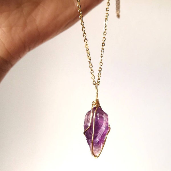 Amethyst Kette Heilender Kristall in verschiedenen Größen roher Kristall