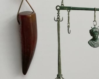 Fang-Shaped Agate Pendant: Indian Agate Gemstone, Long Leather Cord